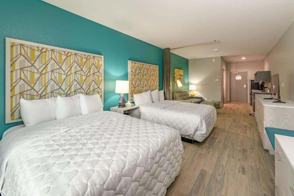 everglades adventures hotel suites