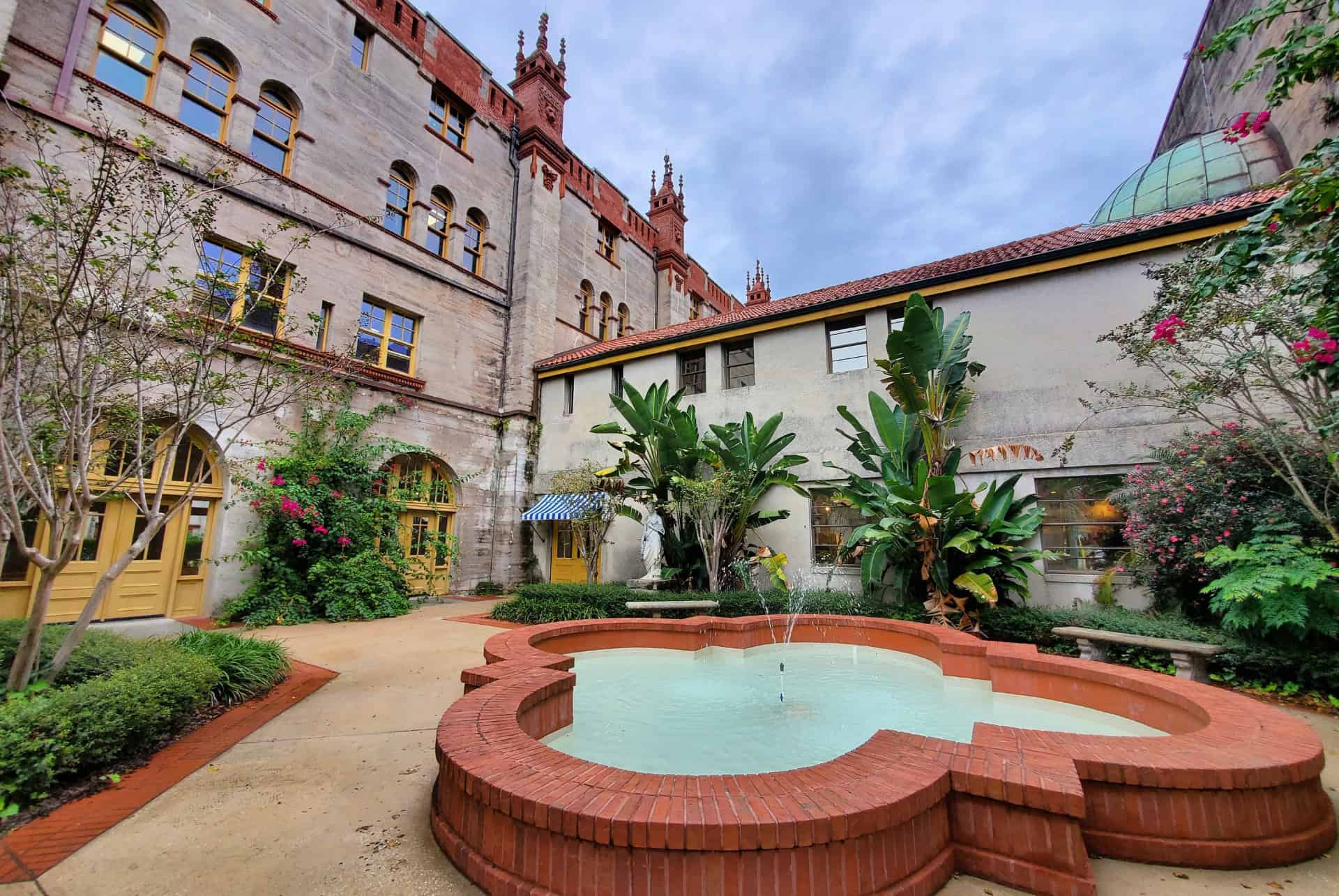 cour du lightner museum