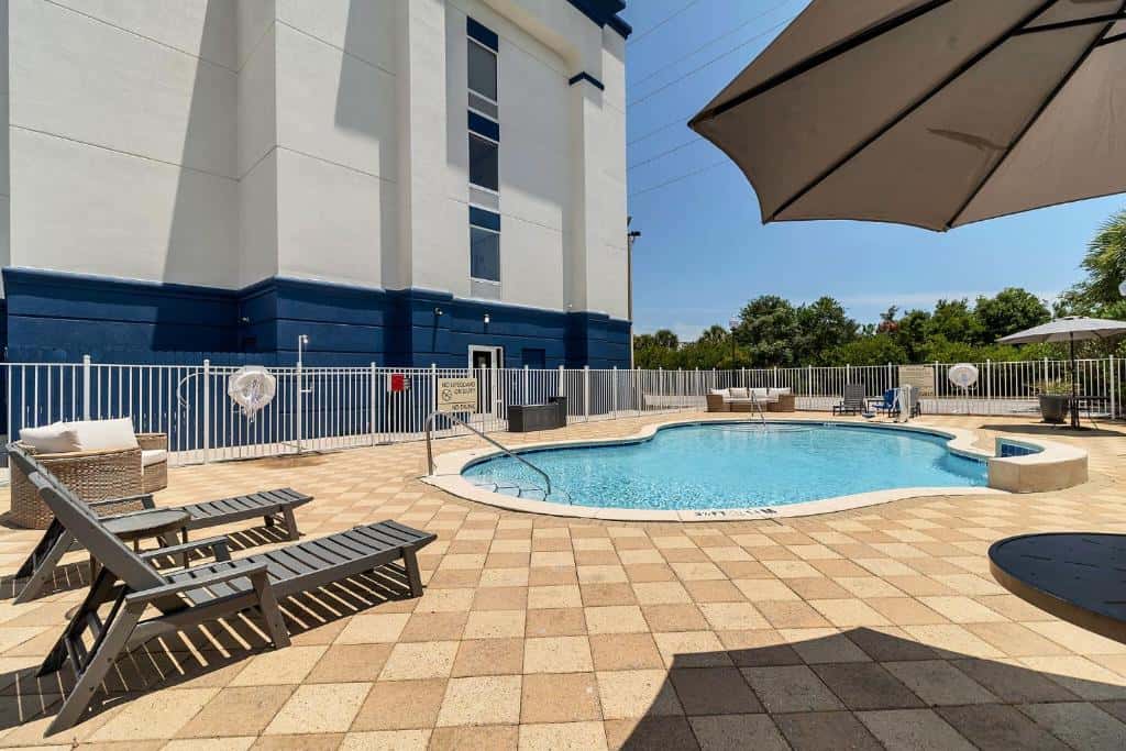 holiday inn express suites destin miramar beach